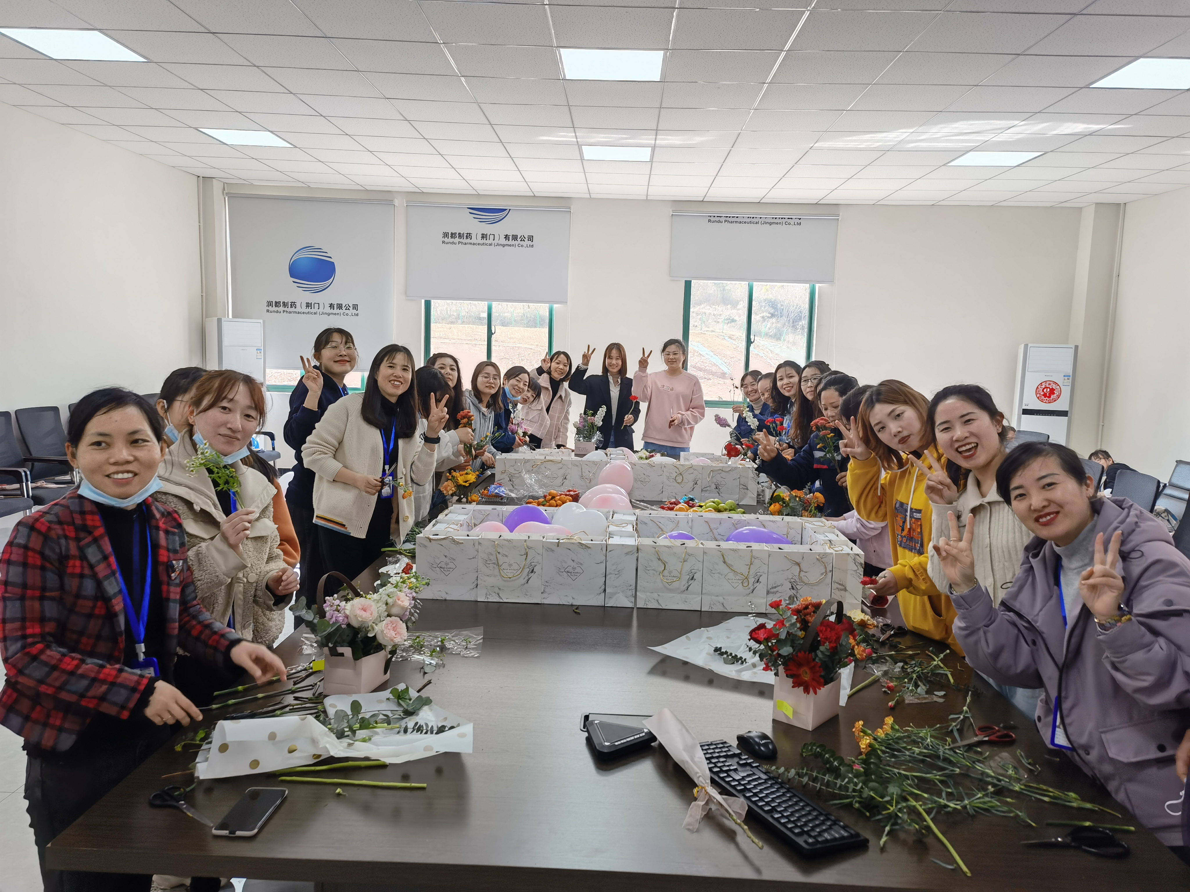 巧手插花，魅力女神